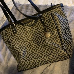 Tommy Hilfiger purse